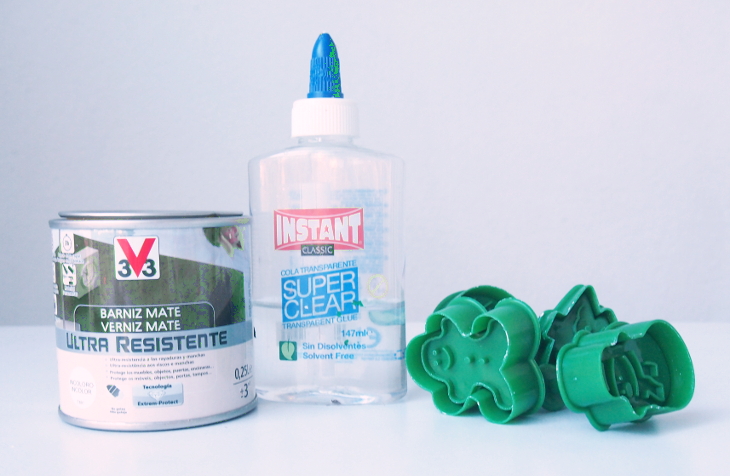 Materiales manualidades adornos de Navidad