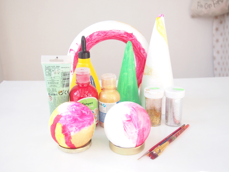 Materiales manualidades adornos de Navidad