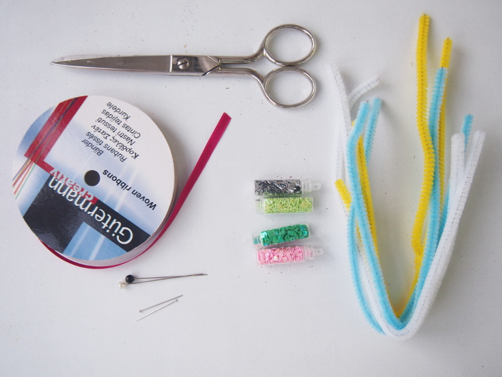 Materiales manualidades adornos de Navidad